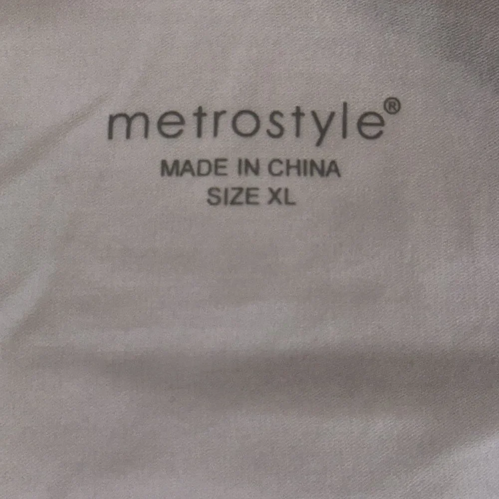 Metrostyle Women’s Thin White Tank Top Size XL Basic Summer Tee